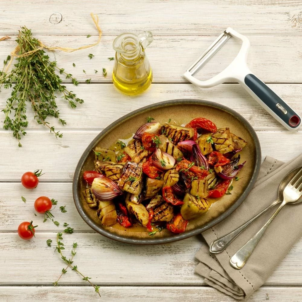 Zyliss Smooth Glide Wide Peeler - Image 2